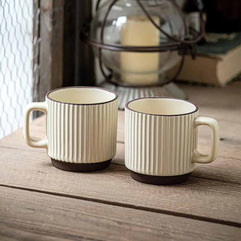 Dos piezas de alto aspecto taza de alivio mate taza par Taza de cerámica simple hogar taza de agua transfronteriza regalo