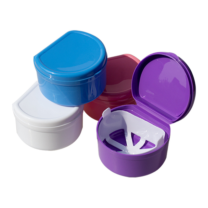 Impresión de almacenamiento de plástico, caja de almacenamiento de limpieza, dentadura postiza semicircular, caja de dentadura en forma de D con filtro, sello de doble capa de plástico