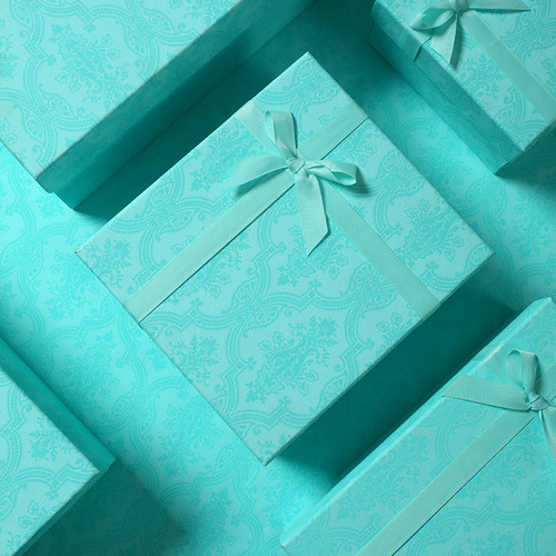 Valentine's Day Gift Box, Rectangular Lid-and-Base Handmade Gift Box, Large Size 520 Lipstick Birthday Surprise Packaging Box