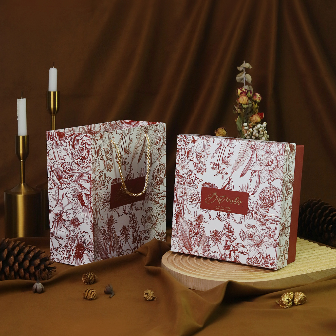 Elegant European floral finished candy box for bridesmaids and ushers, gift box with lid, logo customization