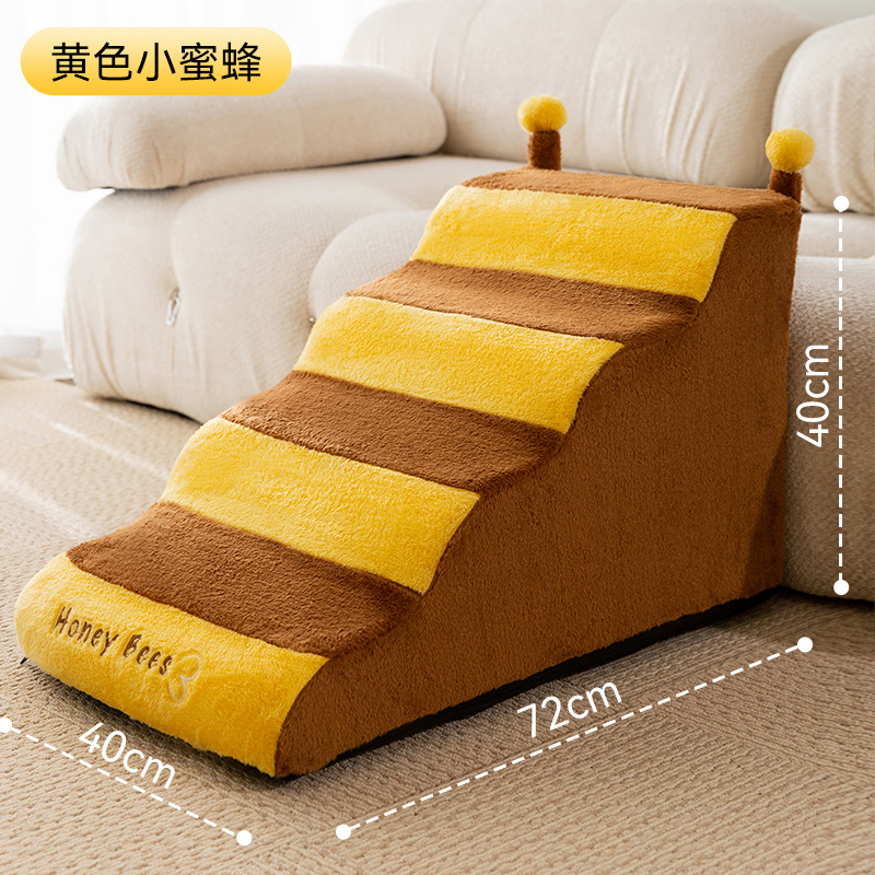 Año nuevo mascota lindo mascota fuera pequeña abeja forma lindo estilo coreano perro escaleras anciano perro sofá paso suministros