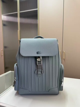 Light luxury R brand daypack, Never Still backpack, high-end design, unisex, lightweight, made of genuine leather, suitable for travel Light luxury R brand daypack, Never Still backpack, high-end design, unisex, lightweight, made of genuine leather, suitable for travel