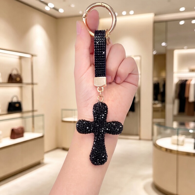 Cross-Border Popular Item: Clay Cross Keychain Pendant with Diamonds, Fashionable Full-Diamond Luxury Bag Accessory, Car Keychain
