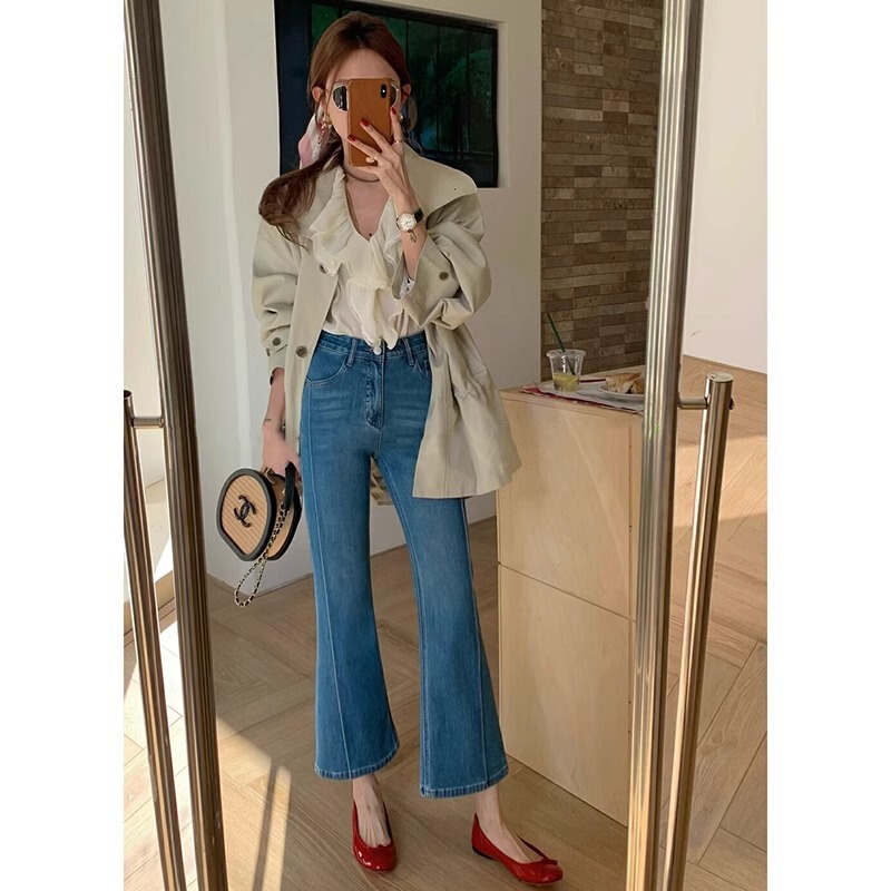 2026 New Retro Flared Jeans for Women, High-Waisted, Spring New Style, Stretchy, Slim-Fit, Elegant, and Flattering Bell-Bottom Pants