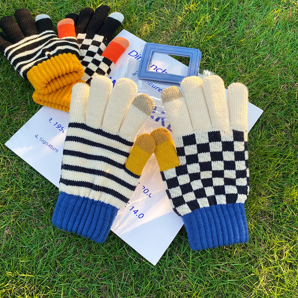 Brand knitted keep warm gloves