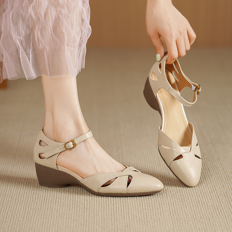 Sandal nữ da dê nguyên tấm mũi khoét gót vuông đế xuồng — Màu trắng nhạt