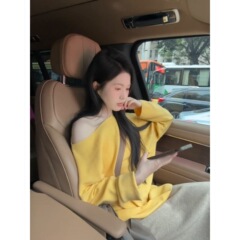 斜肩长袖针织衫女秋季chic韩系慵懒风宽松显瘦松弛感小衫露肩上衣