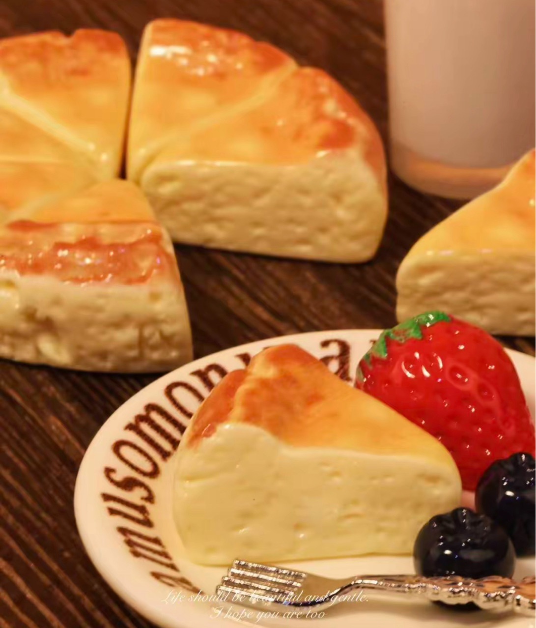Creative realistic food toys, bread and cake models, miniature landscape DIY decorations and accessories, miniature ornaments.