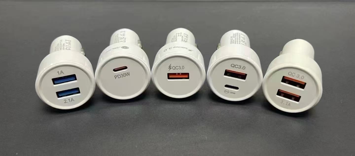 Qc3.0 Fast Charging Type-C Smart Car Charger Pd30W Car Charger Manufacturer USB Flash Charging Cross-Border Support Pps
