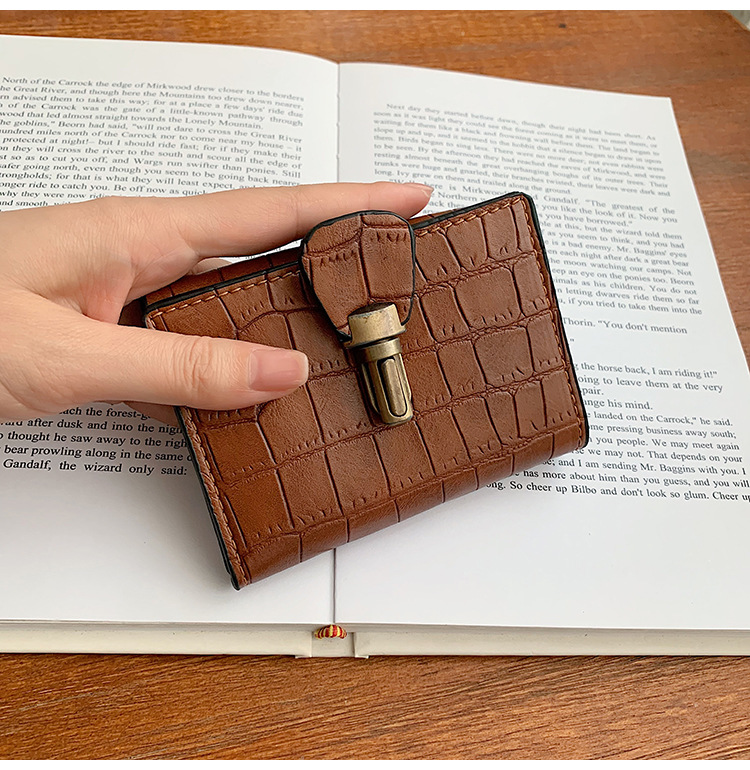 Wholesale Wallet Women's Short 21 Autumn And Winter Student Korean Style Ins Fresh Lock Stone Pattern Three-fold Wallet display picture 4