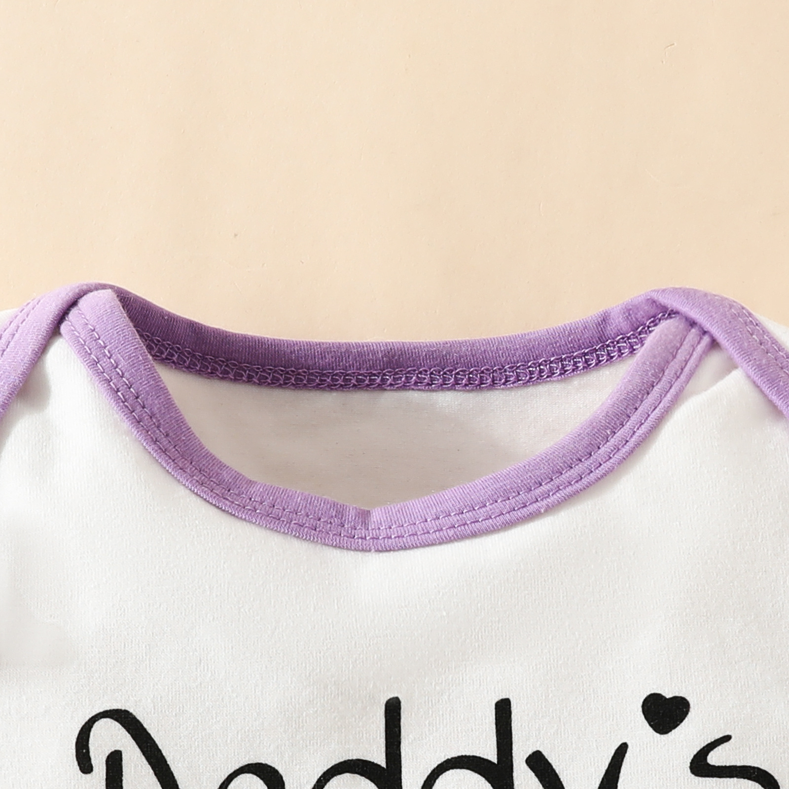 Pantaloncini a triangolo con scollo a cuore a maniche corte Set Pantaloni carini con fiori per bambina con lettera estiva per bambina_voghion.com