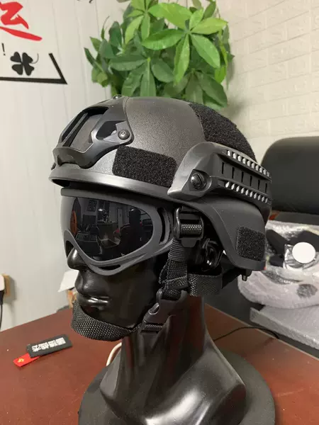 Children's black helmet+6 stickers+goggles