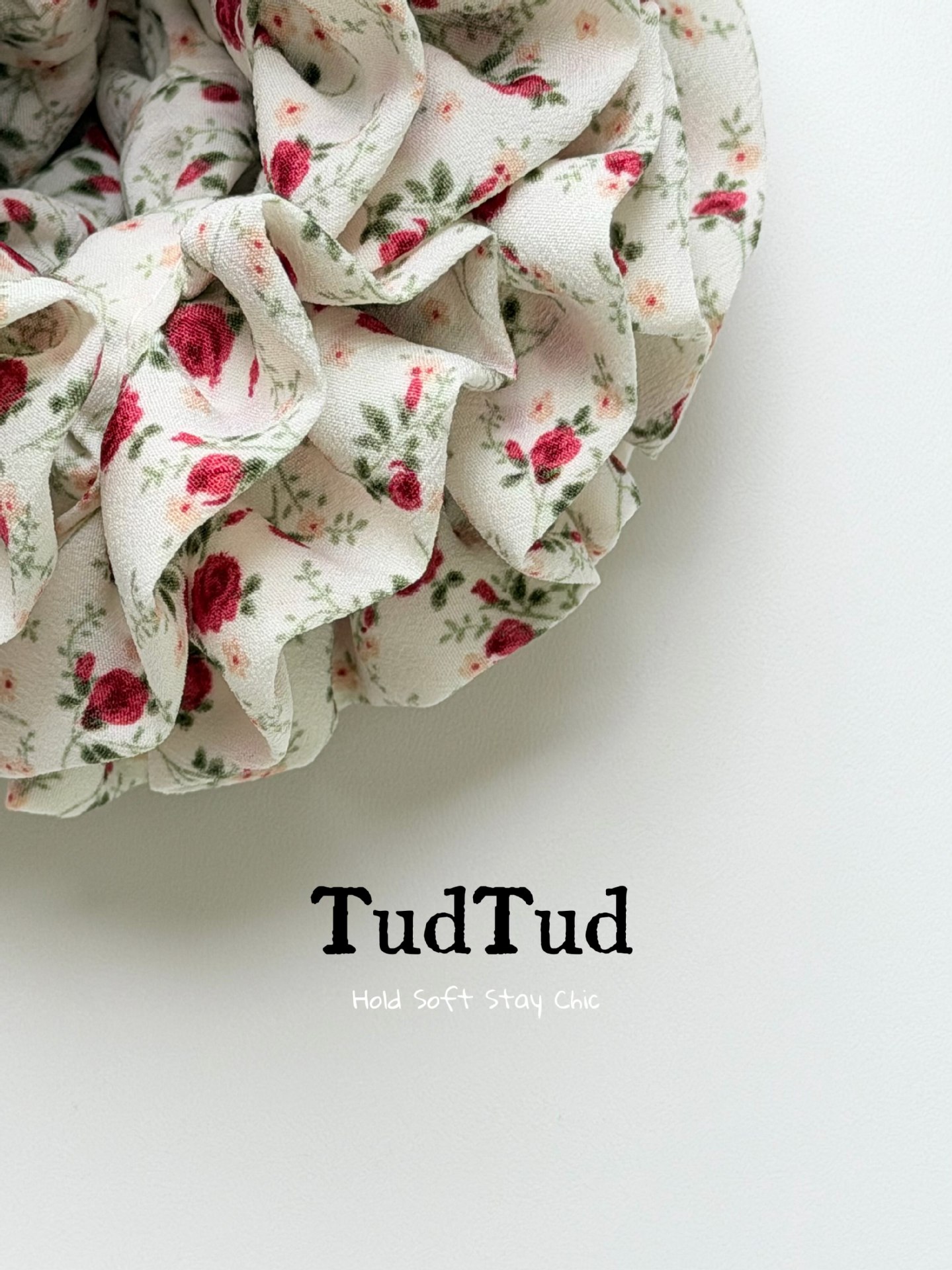 TudTud French handmade scrunchie! French vintage style gentle hair accessory with floral hydrangea embroidery