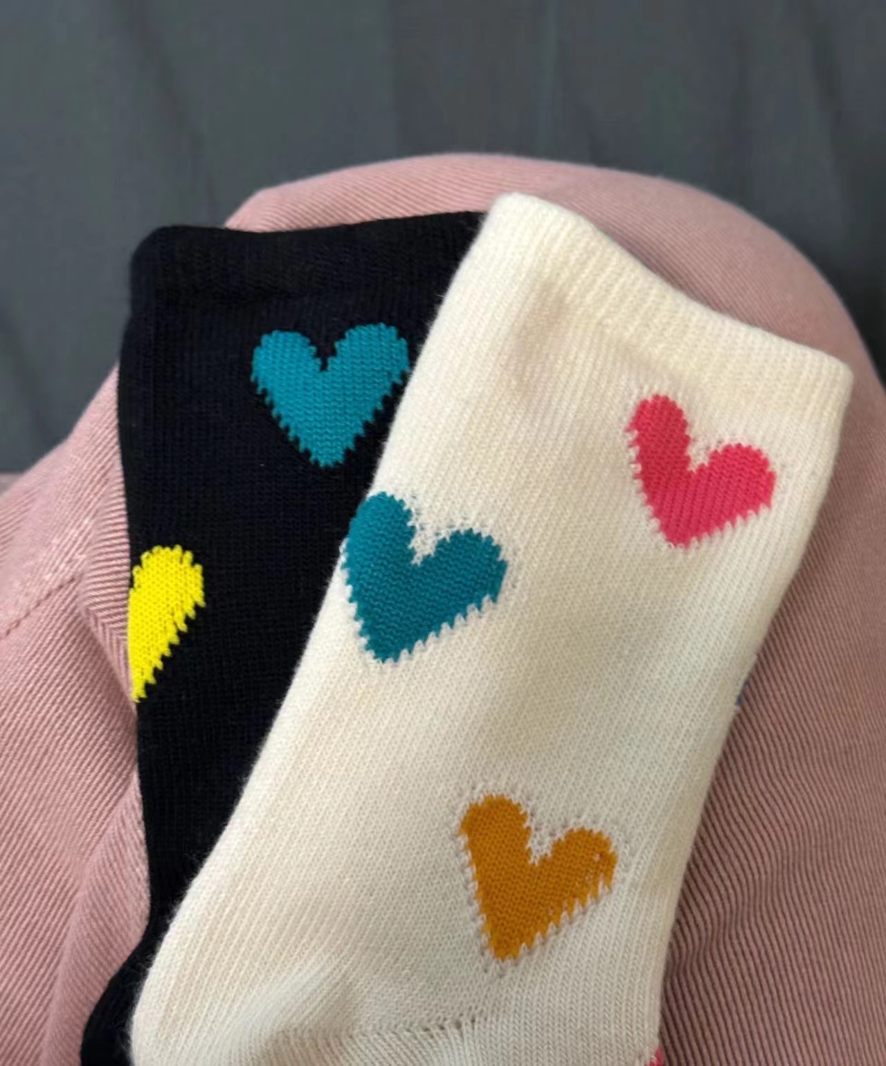 Women's Simple Style Heart Shape Cotton Jacquard Crew Socks A Pair display picture 3
