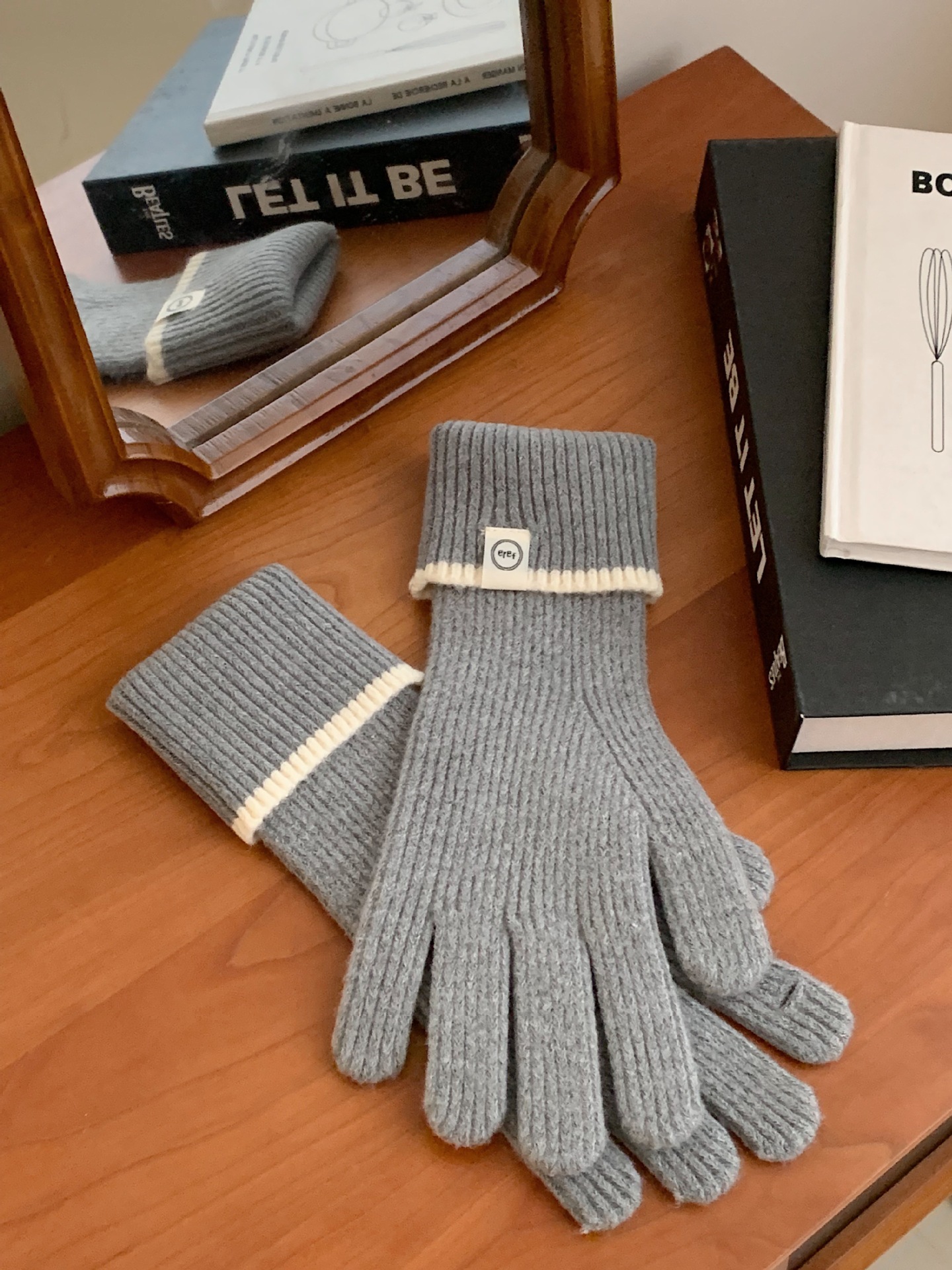 Nuevo guante coreano de moda etiquetado de lana panda guante de punto de motocicleta de otoño y invierno guante de muñeca caliente