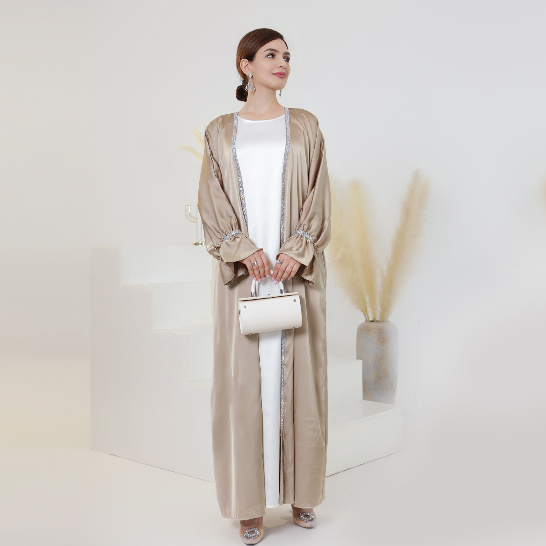 Loriya AliExpress Amazon Dubai diario color sólido con cuentas trompeta manga vestido robe LR633