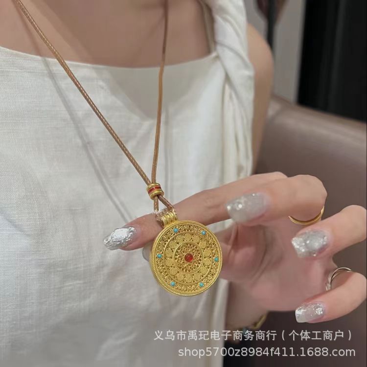 금 모래 실크 상서로운 8 보물 나침반 펜던트 목걸이 여성의 구리 금도금 DIY 액세서리 도매 WEI XUE