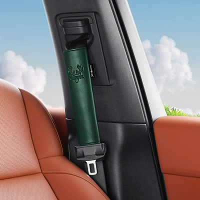 Seat belt shoulder pad — seatbelt shoulder pad made of