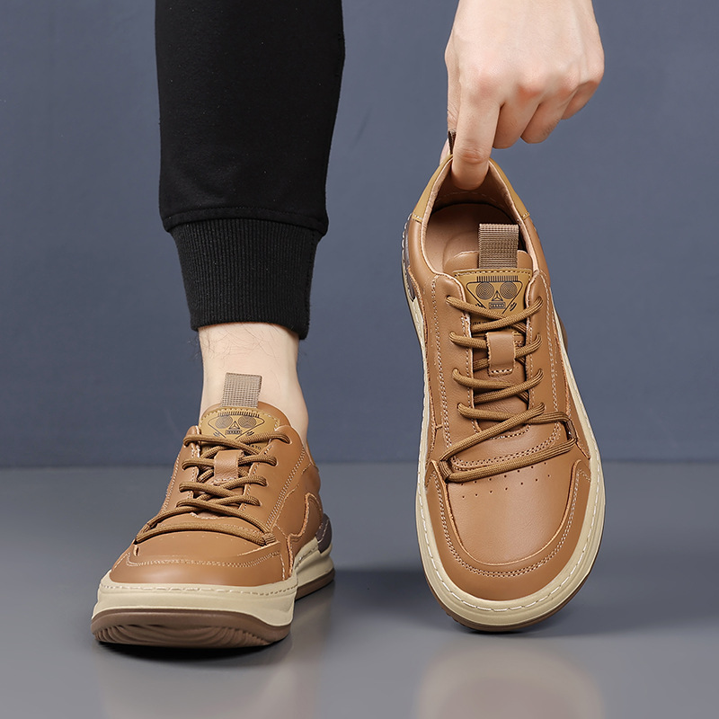 La primera capa de cuero de vaca nuevos zapatos casuales de cuero de hombre zapatos blancos de moda zapatos de payaso zapatos de hombre