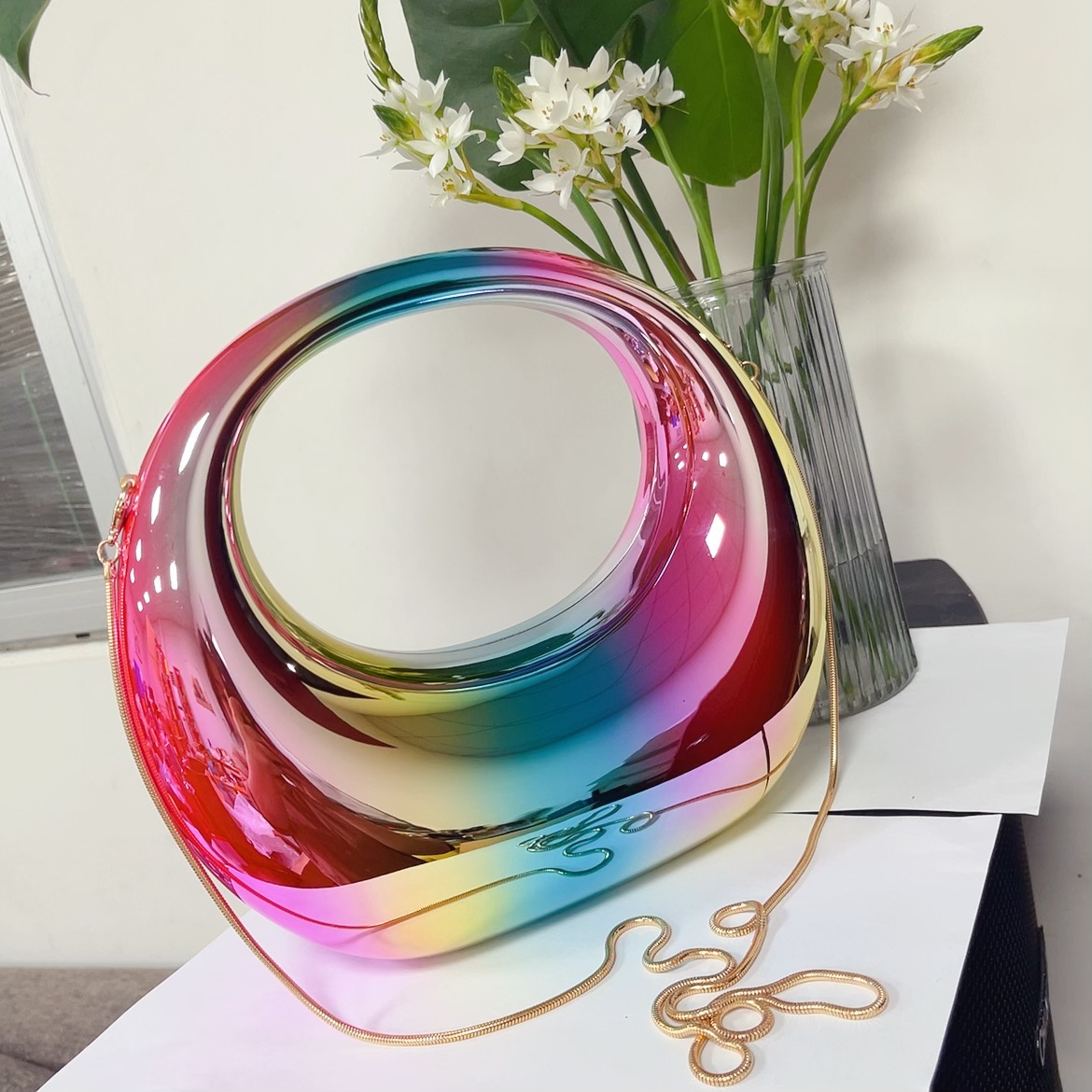 2025 Europa y los Estados Unidos nuevos productos transfronterizos bolsas de cena bolsas de moda meniscal bolsas de oro y plata ornamentos bolsas de cena bolsas de mano bolsas acrílicas