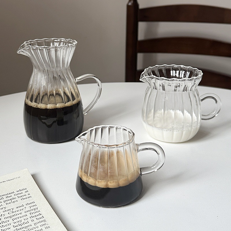 Italian-style striped mini milk jug for espresso, heat-resistant glass latte cup with double spout, high-temperature resistant