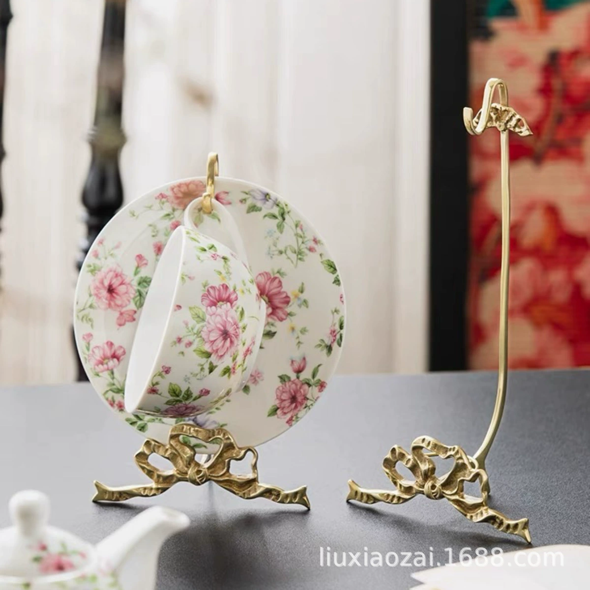 Легкая роскошная бытовая полка для хранения кофейных чашек, европейская ретро латунная подставка для чашек и блюдца, подвесная стойка для чашек с водой, витрина