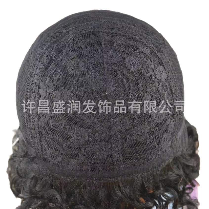 Peluca corta y rizada de cabello humano para mujeres, hecha en África para exportación.