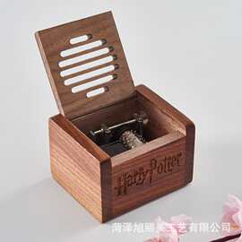 手摇复古音乐盒diy镂空雕刻木质八音盒哈利波特木质八音盒批发