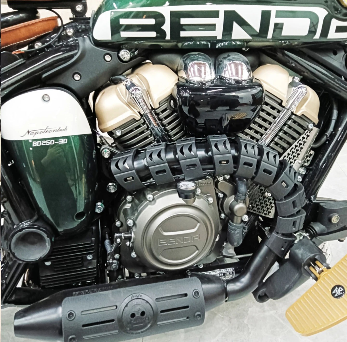 Suitable for motorcycle exhaust pipe heat shield modification, compatible with Flash 600, Jinjila 300, 250, and Wuji CU625 models