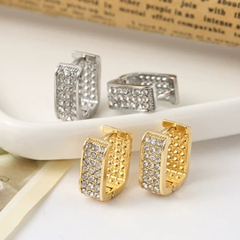 耳钉;项链;耳环