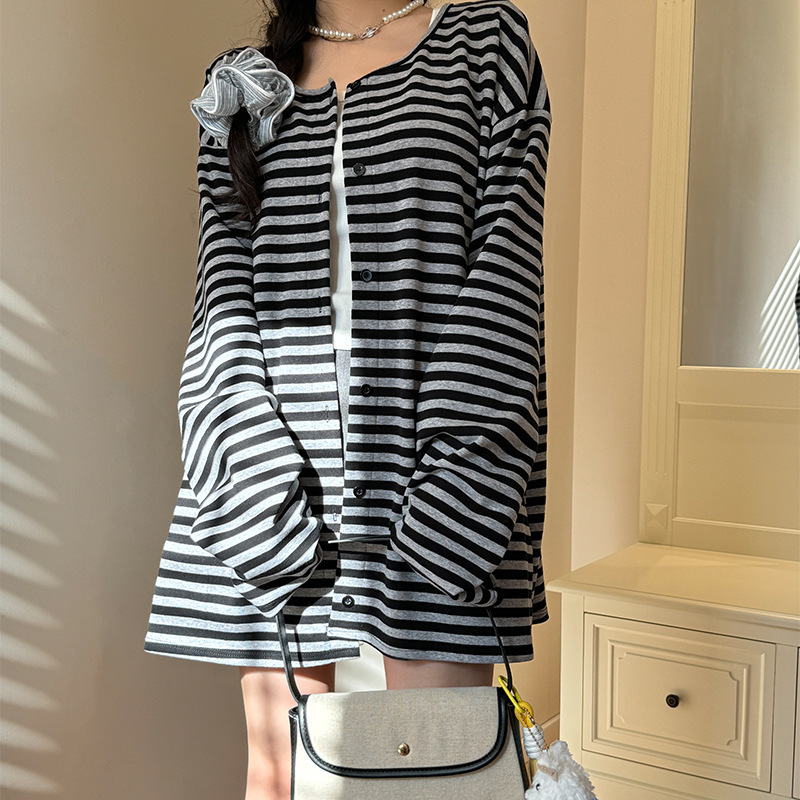 Strictly Selected 2025 Spring New Korean Striped Cardigan Casual Jacket Women's Loose Lazy Style Outerwear Top Strictly Selected 2025 Spring New Korean Striped Cardigan Casual Jacket Women's Loose Lazy Style Outerwear Top