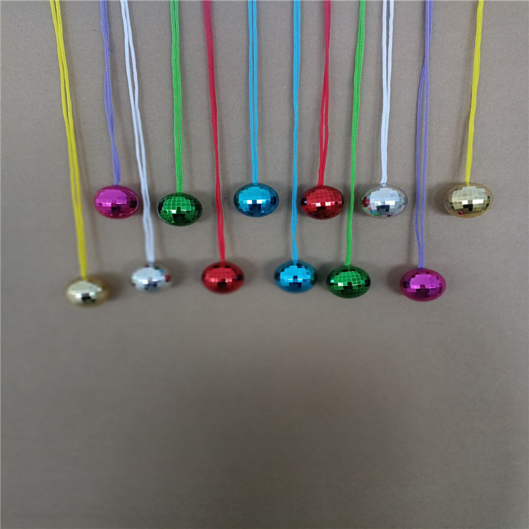 Nuevo collar bola de color mágico Bola de disco de juguete de los niños Bola de láser colorido espejo bola colgante de Navidad