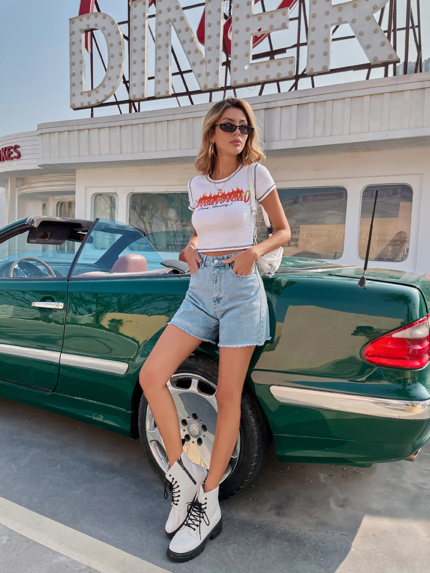 ​​Women's High-Waisted Denim Shorts – Slimming Loose Fit Casual Shorts In Classic Black & Blue​​_ecoleips.com