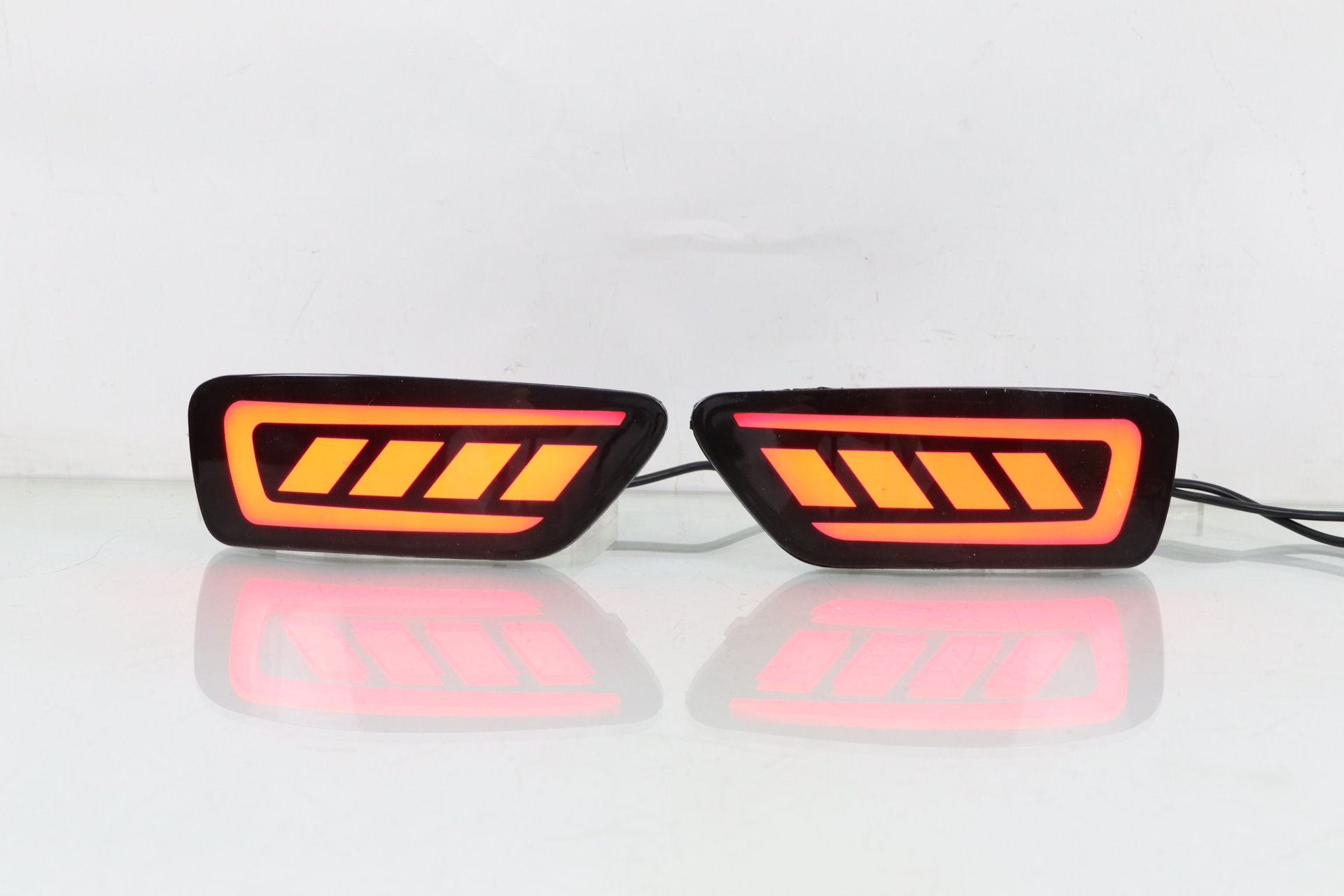 Aplicable a 11-12 años jeep conductor trasero parachoques luz Grand chenoji daqikuwei trasero parachoques luz freno Luz