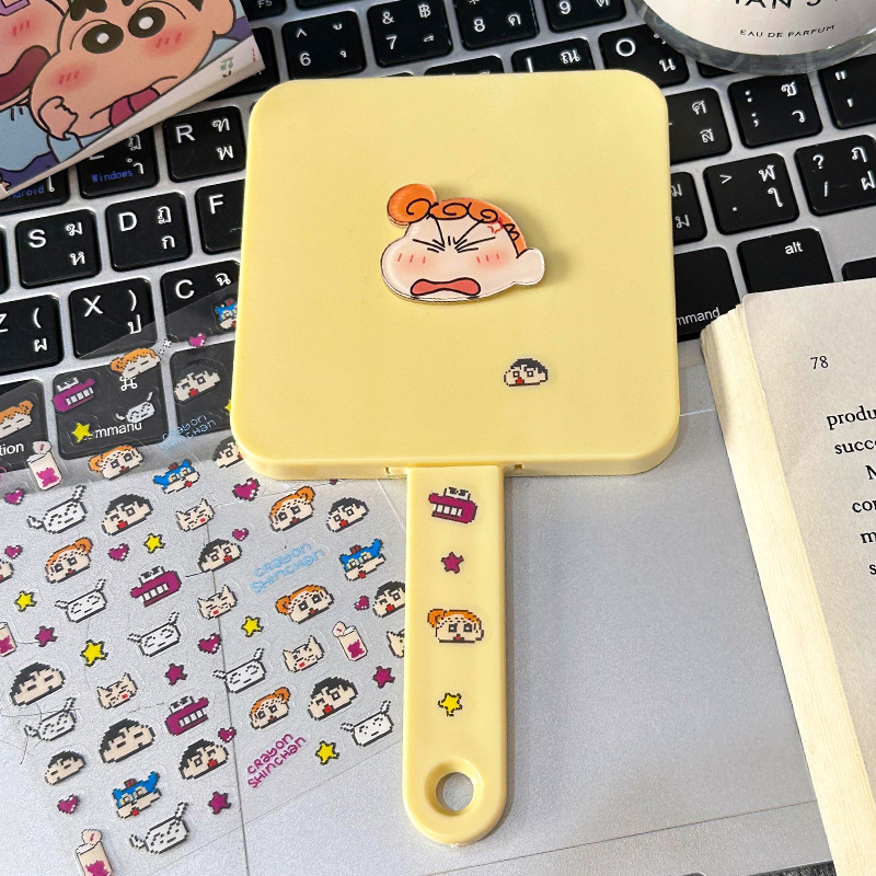 新しいクレヨンしんちゃんハンドルミラーコーム付きポータブル手持ち化粧鏡ガールハートミラーコーム一体型小型ミラー女性用|undefined