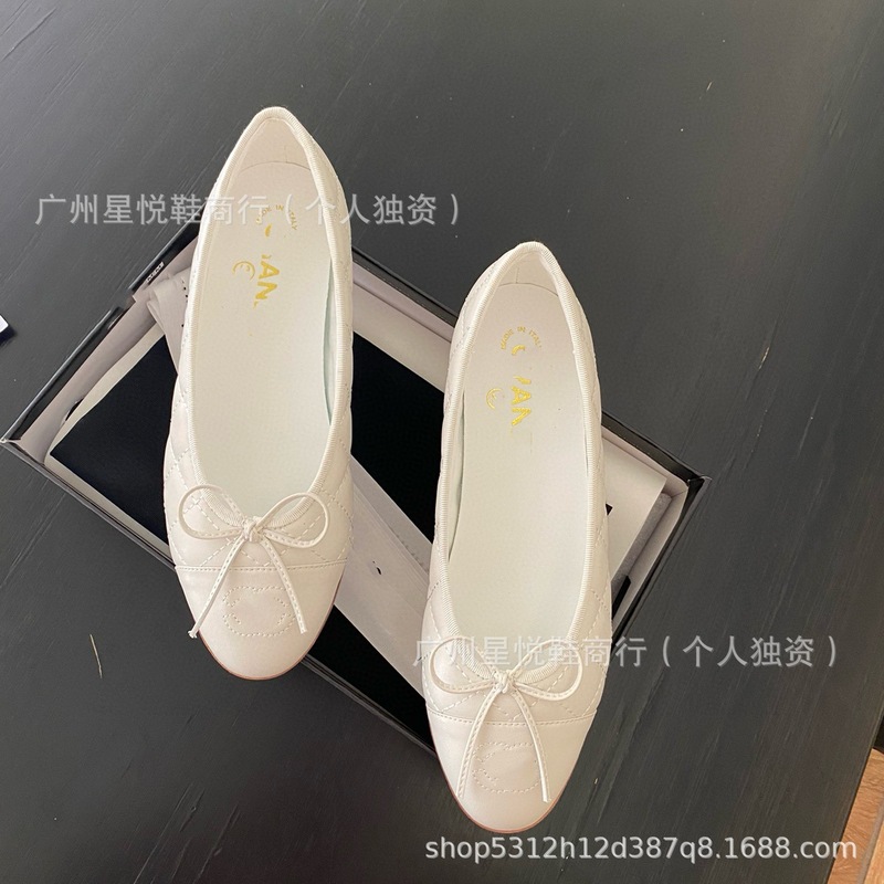 ハイヒールのシリーズのメリヤスのバレエの靴の2025年の早春の金の蝶結びの浅い口の刺繍の丸い頭の平底のファッションの女性の靴|undefined
