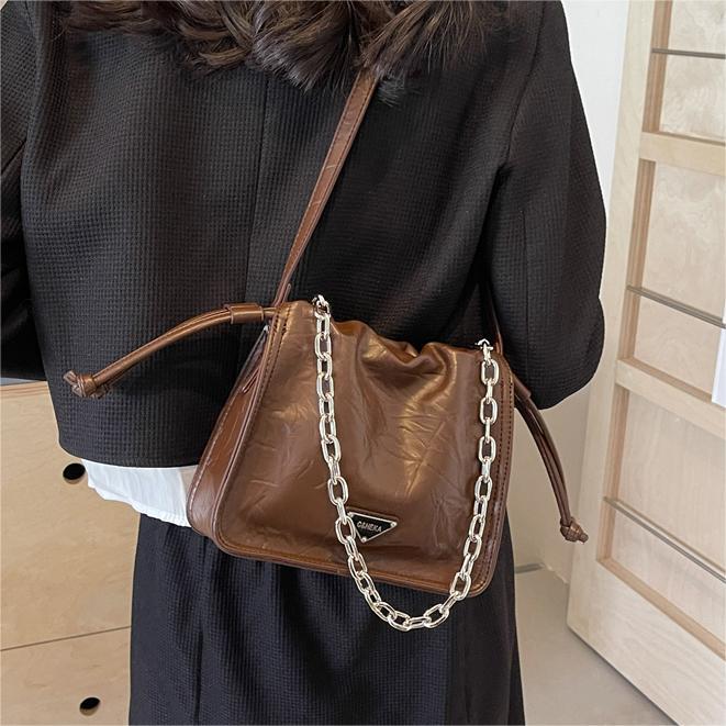 Bolso plegable de moda popular para mujeres 2024 nueva cadena bolso cuadrado sensación de alta calidad bolso casual universal