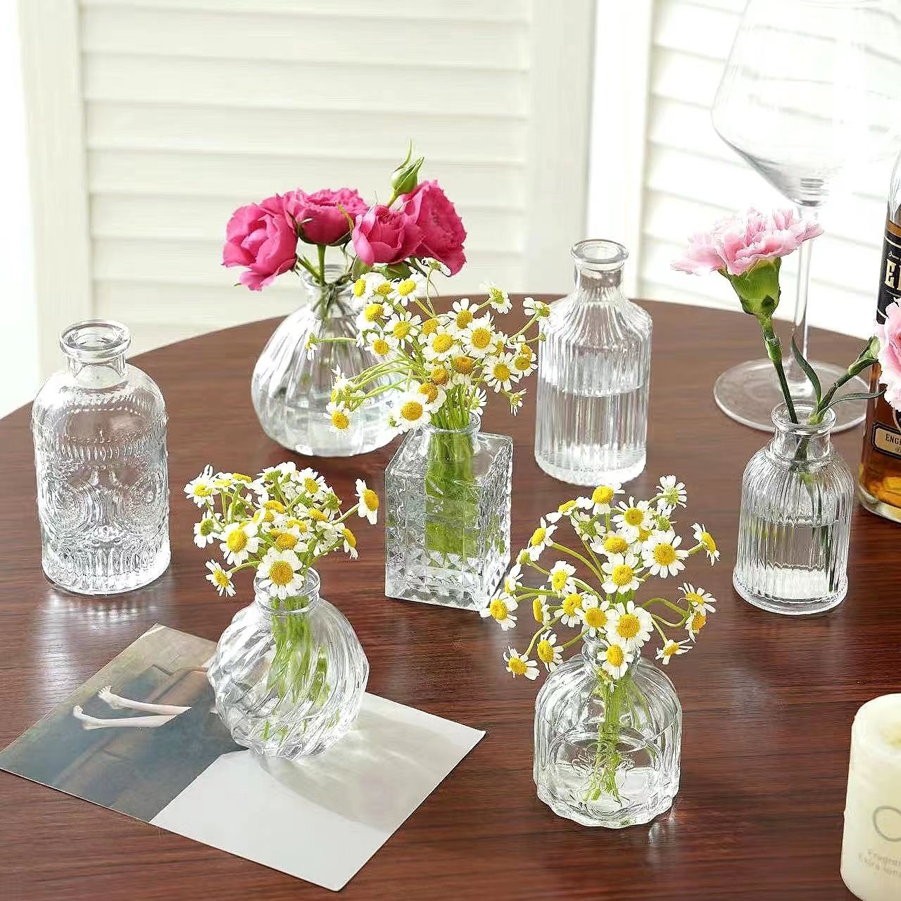 French Retro Embossed Glass Mini Vase Ins Style Transparent Hydroponic Flower Arrangement Vase Desktop Decoration Ornaments