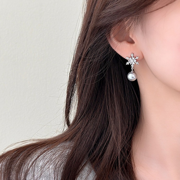 F5388B 눈송이 회색 진주 귀걸이