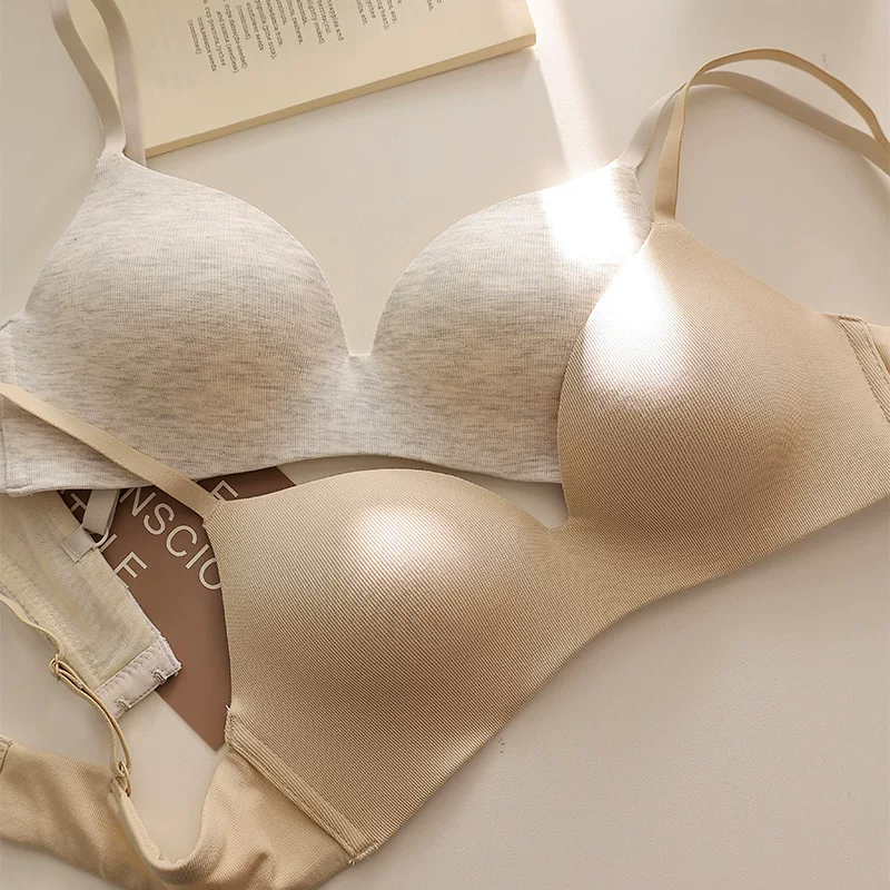 Push-up bra, wireless comfortable support, seamless underwire-free design, sizes 70A–85B