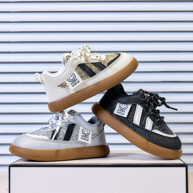Zapatos de skate para niños 2026 primavera y otoño nuevos zapatos casuales para niños con sequillas de moda zapatos deportivos para niñas con suela suave zapatos para bebés