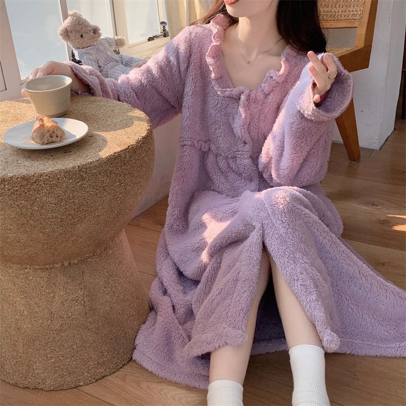 甜美圆领珊瑚绒睡衣女秋冬加绒加厚法兰绒睡袍2025新款长款家居服|undefined