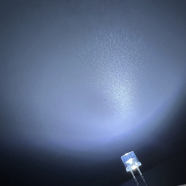 F5 flat head has 1,000 white light short feet
