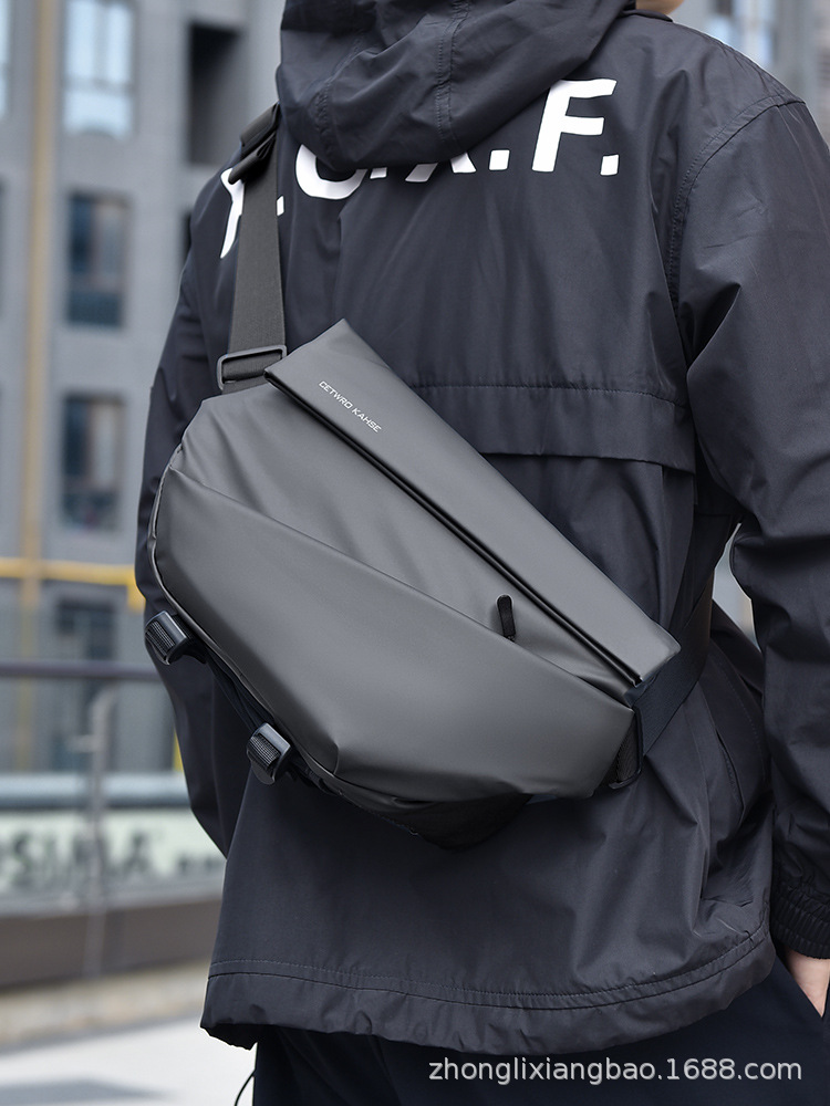 Handheld chest bag