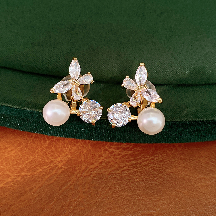 Oro real, mariposa de diamante, perla, orejetas para mujeres sin agujeros de orejas, orejetas para viajar, orejetas de lujo ligero, orejetas de alta calidad.