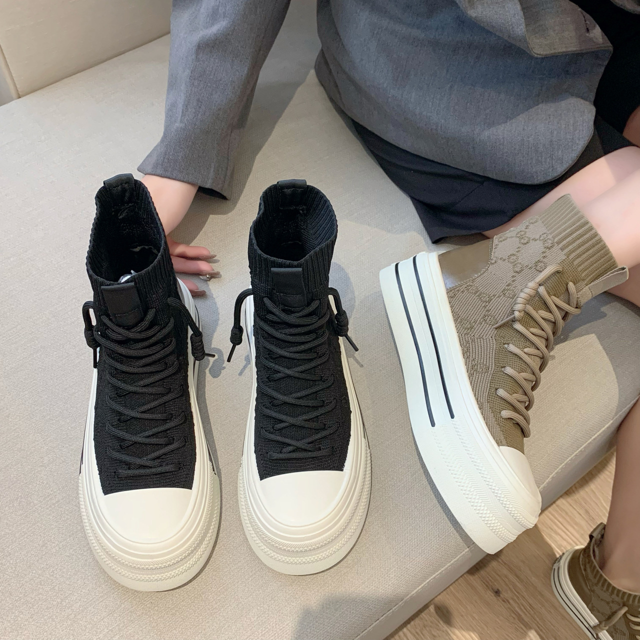 Koreanische Gestrickte Martin Stiefel für Frauen 2024 Neue Herbst Mode Lässig Vielseitig Dicken Sohlen Abnehmen Stretch Socken Kurze Stiefel für Frauen_voghion.com