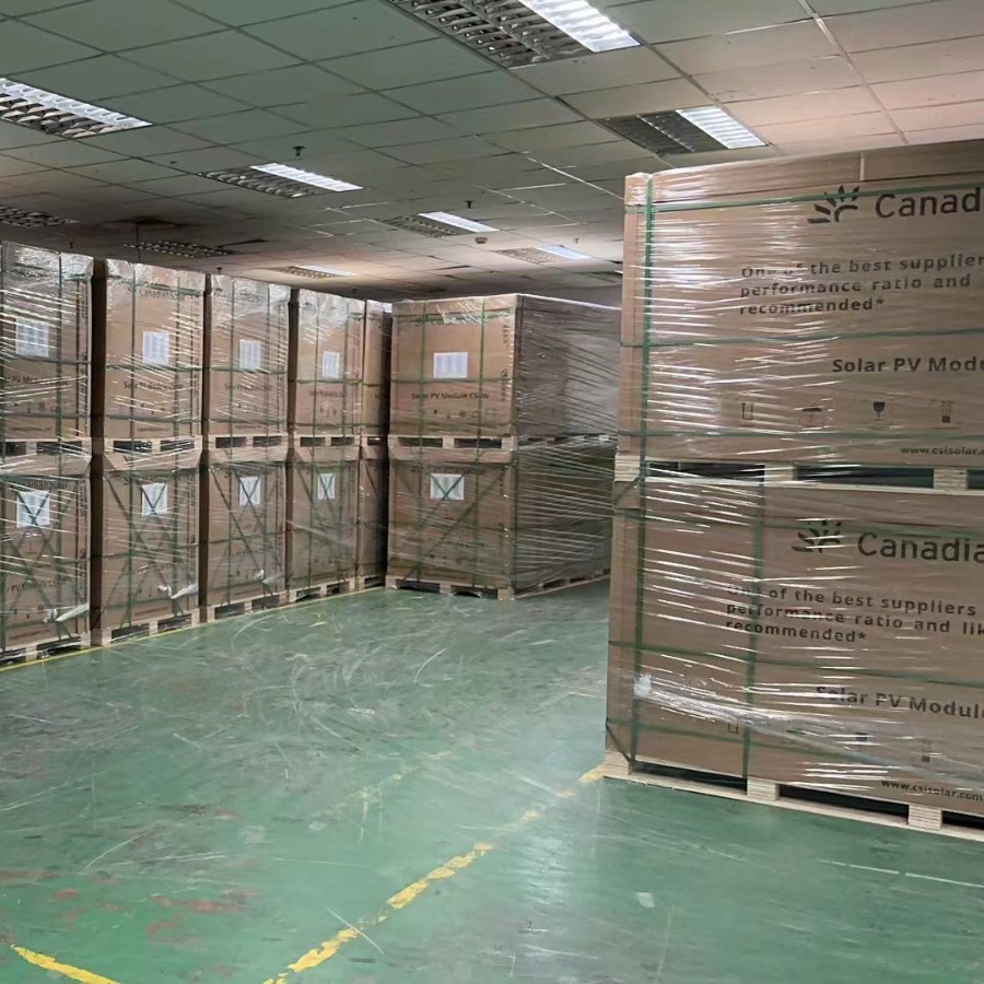 Panel fotovoltaico de 695 - 730W Panel solar de alta eficiencia Clase A Garantia de calidad en stock de fábrica