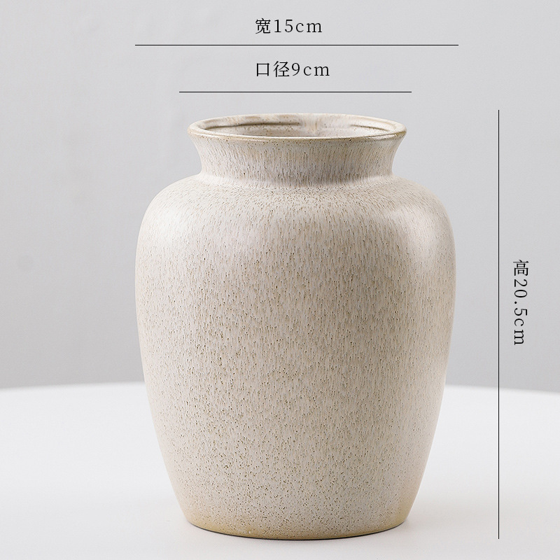 汝窯花瓶陶磁器中国式高級感民宿ホテルに生花を挿します。|undefined