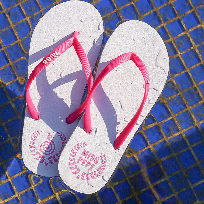 Flip flops de mujer de verano anti-deslizante confort de calzado de playa simple zapatillas de calzado de pies planas