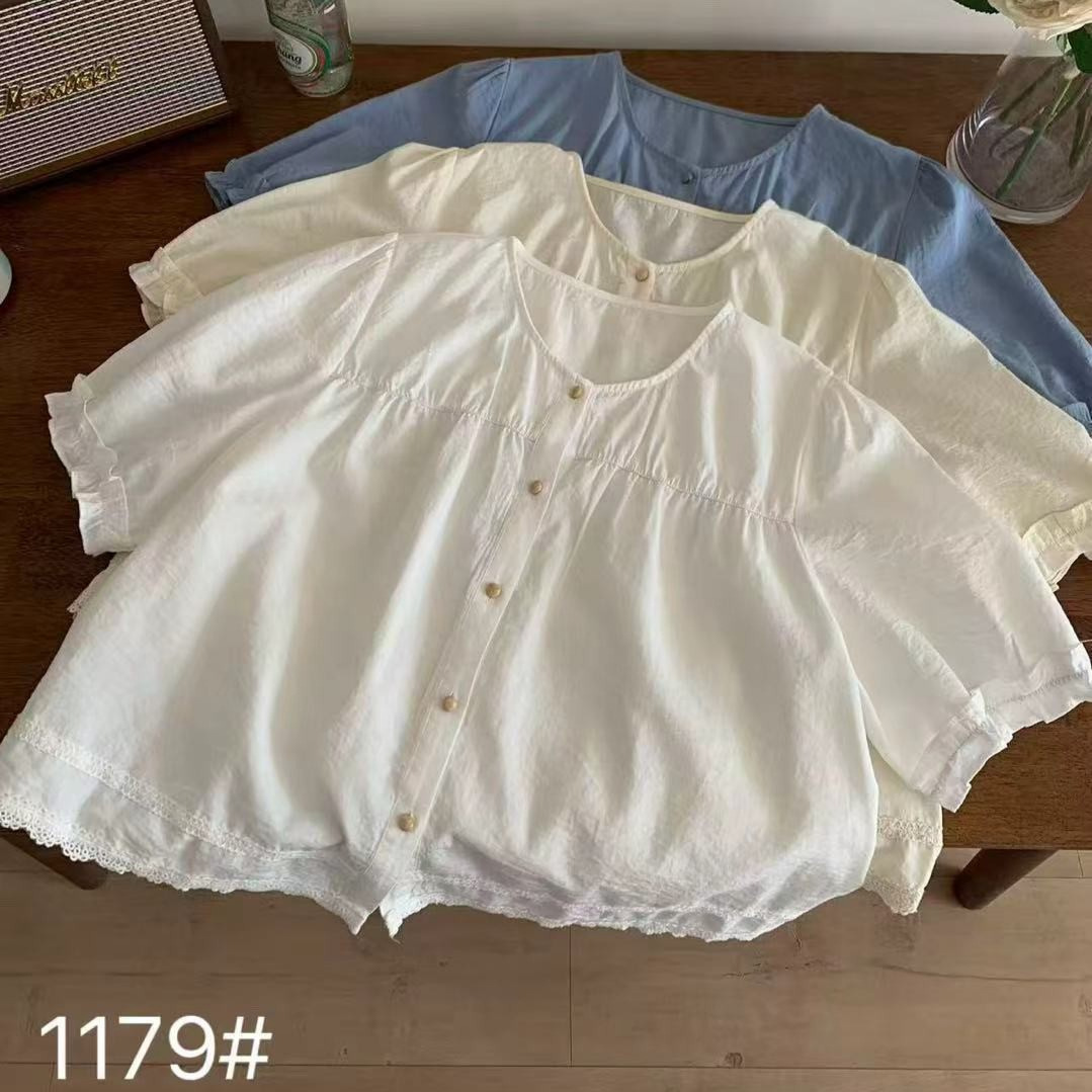 1179新款圆领泡泡袖衬衫女 木扣蕾丝花边 日系温柔风娃娃衫
